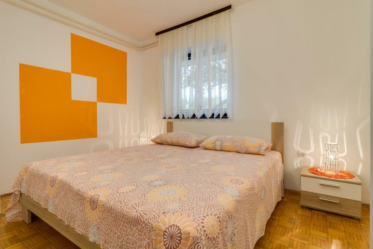 Apartments Perka Near Beach Pula Exterior photo