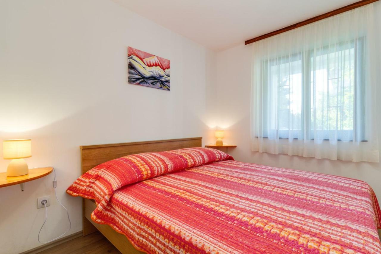 Apartments Perka Near Beach Pula Exterior photo