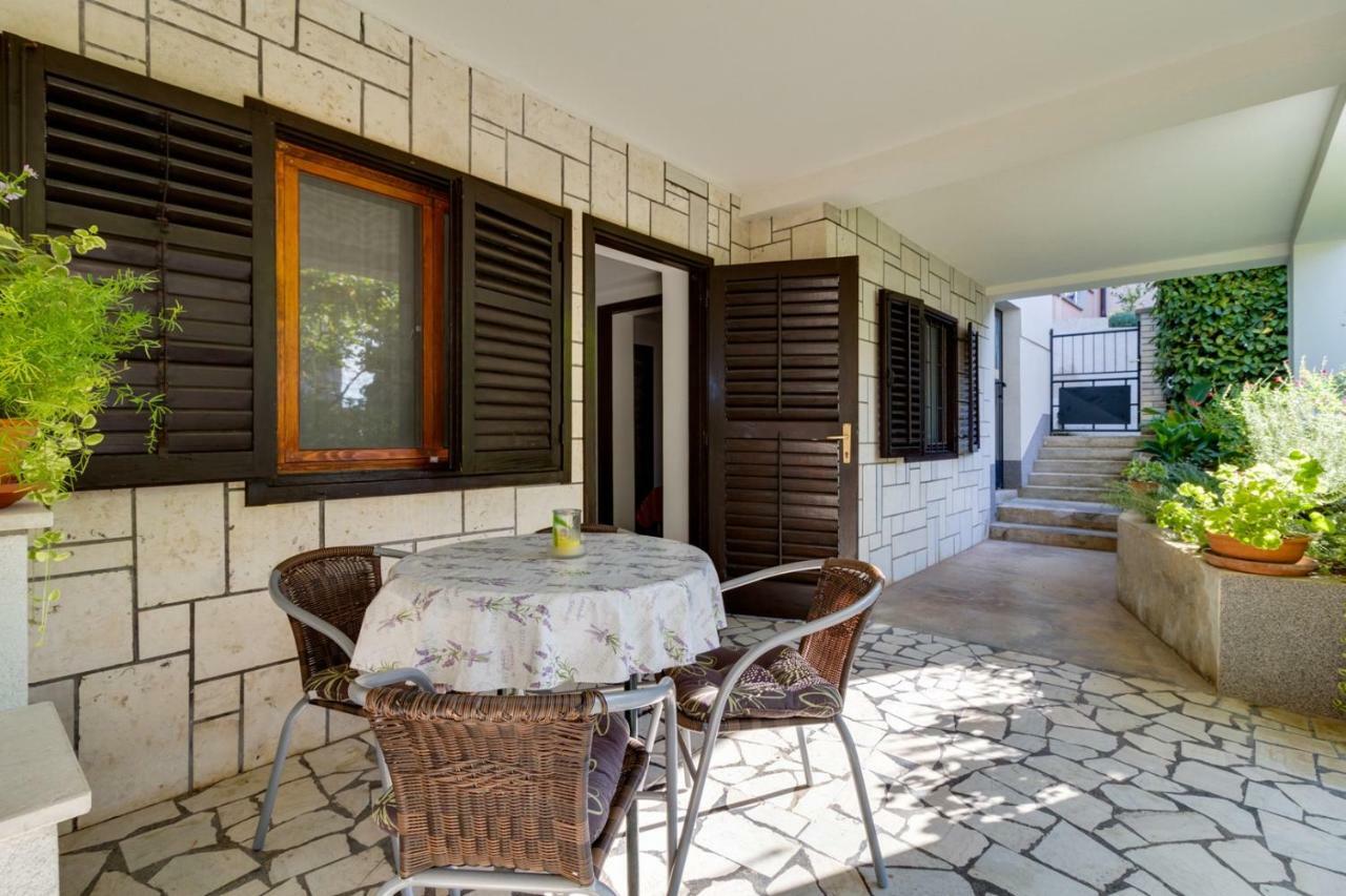 Apartments Perka Near Beach Pula Exterior photo