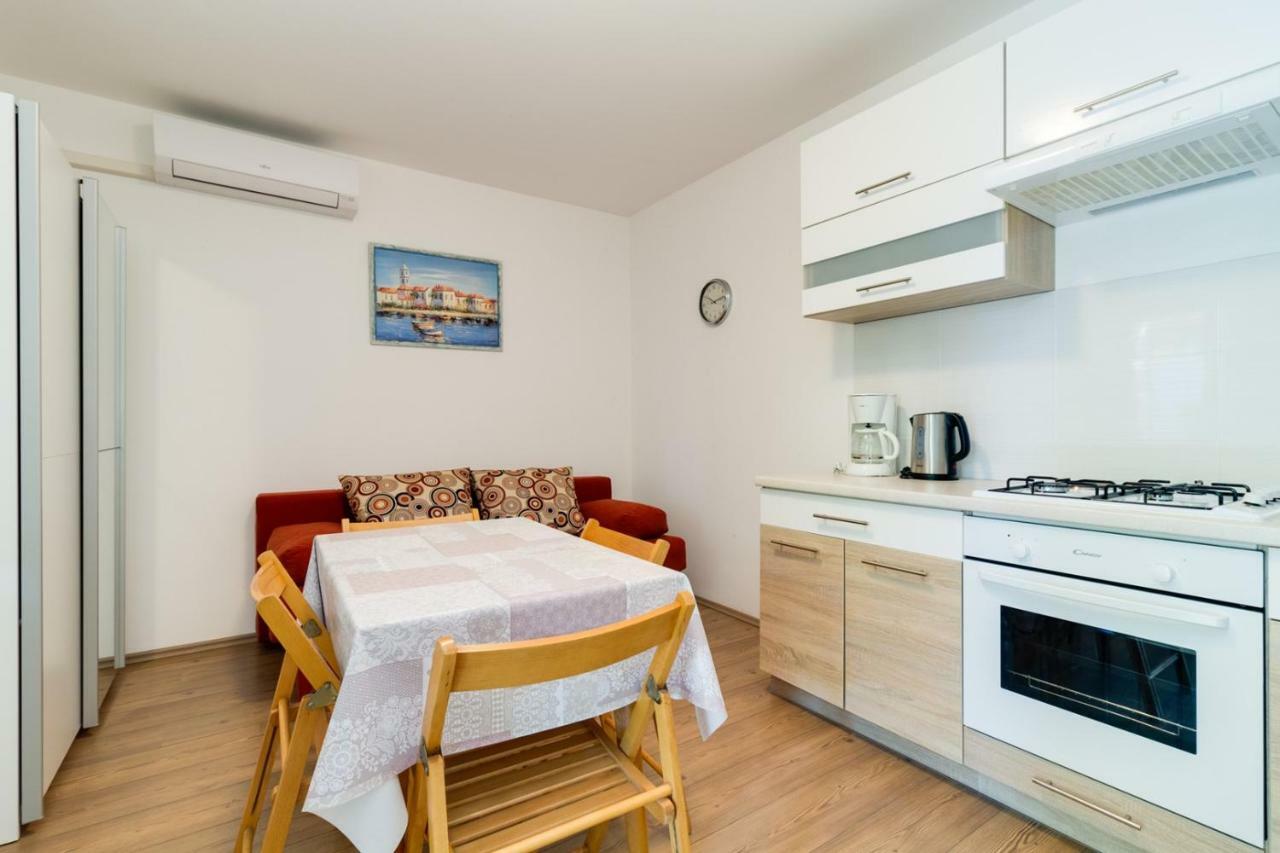 Apartments Perka Near Beach Pula Exterior photo